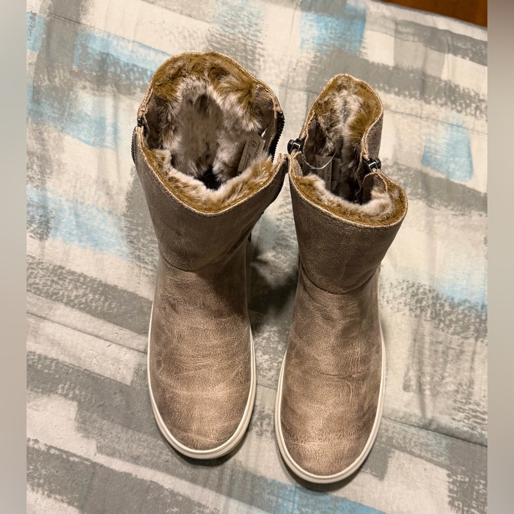 Women’s Faux Fur Lined Bootie